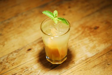 Soğuk kokteyl meyvelerden yapılmış