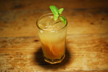 Soğuk kokteyl meyvelerden yapılmış