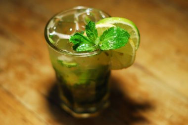 Soğuk kokteyl meyvelerden yapılmış