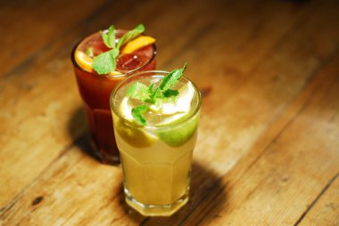 Soğuk kokteyl meyvelerden yapılmış