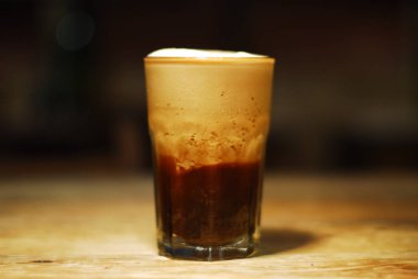 Soğuk kokteyl meyvelerden yapılmış