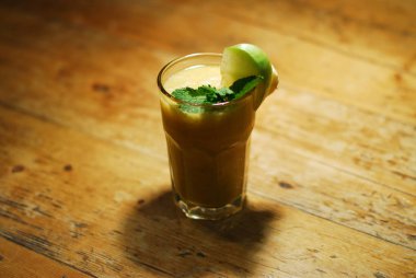 Soğuk kokteyl meyvelerden yapılmış