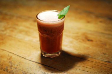 Soğuk kokteyl meyvelerden yapılmış