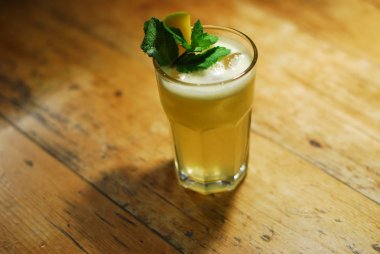 Soğuk kokteyl meyvelerden yapılmış