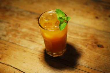 Soğuk kokteyl meyvelerden yapılmış