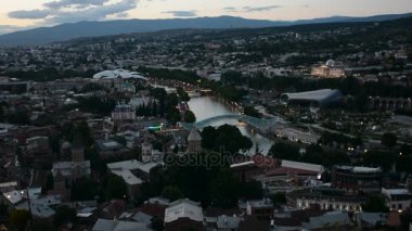 Tbilisi görünümünü bir yükseklikten