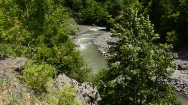 dağ Nehri üzerinde