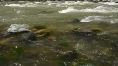dağ Nehri üzerinde