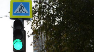 Trafik ışığı kırmızı yeşil dönüm