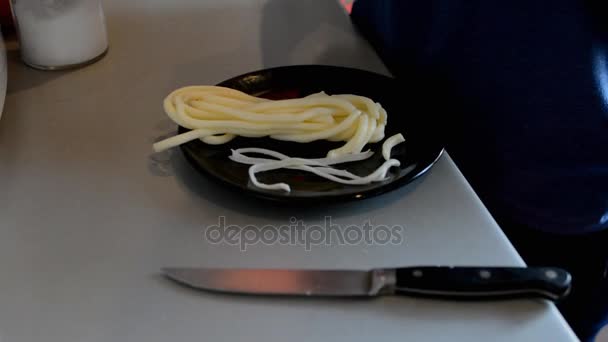 Preparazione di Carbonara fatta in casa — Video Stock