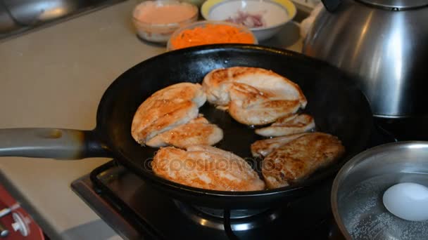 Preparación de Carbonara casero — Vídeos de Stock