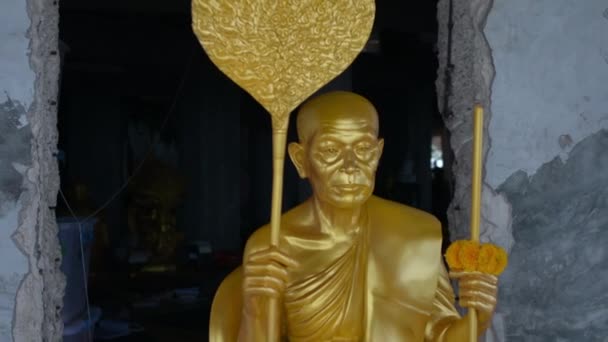 Gyllene Statyer Gudar Buddhismen — Stockvideo