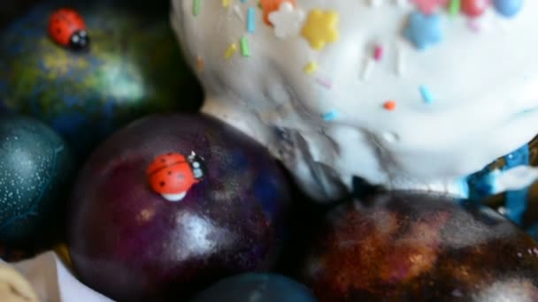 Gâteau Pâques Œufs Peints Dans Panier — Video