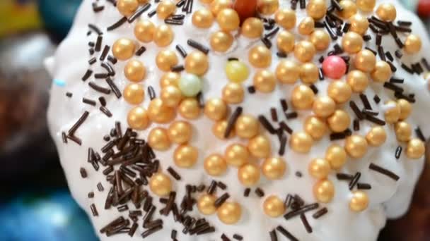 Pasen Cake Beschilderde Eieren Een Mand — Stockvideo