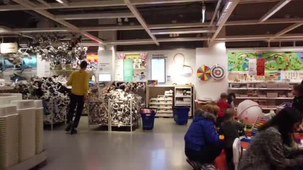 Μόσχα Ρωσία Νοεμβρίου 2019 Άνθρωποι Στο Μεγαλύτερο Κατάστημα Επίπλων Ikea — Αρχείο Βίντεο
