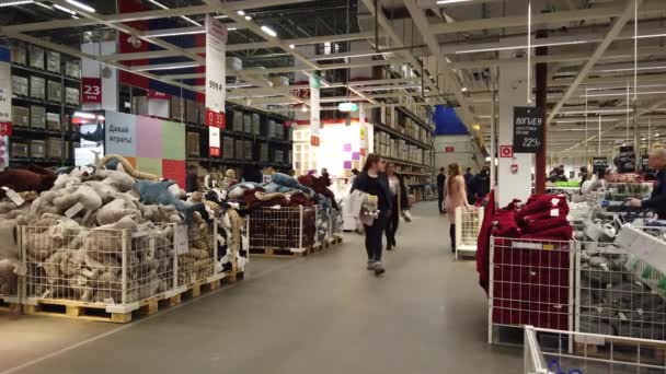Moscow Rússia Novembro 2019 Pessoas Maior Loja Móveis Ikea Showroom — Vídeo de Stock