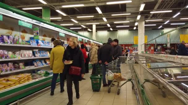 Moscou Russie Novembre 2019 Les Gens Promènent Dans Supermarché Recherche — Video