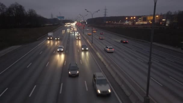 Traffico Notturno Auto Sulla Superstrada — Video Stock