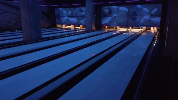 Gennaio Mosca Russia Gente Gioca Bowling Lanciare Palle Sulla Strada — Video Stock