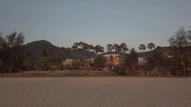 普吉卡隆海滩的海岸线 — 图库视频影像