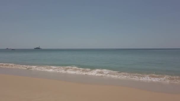 La costa de la playa Nai Thon, Phuket — Vídeo de stock