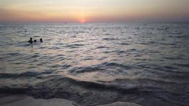 Prachtige Zonsondergang Het Strand Van Phuket Thailand — Stockvideo