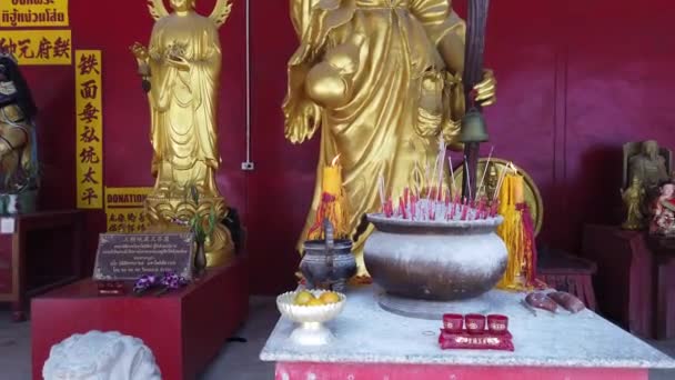 Estatuas Budistas Oro Tailandia Phuket — Vídeos de Stock