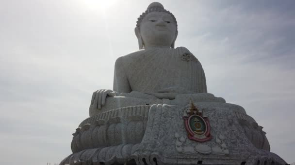 Staty Stor Buddha Ett Berg Phuket Thailand — Stockvideo