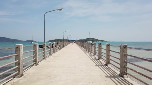 Гладкий Проход Мосту Раваи Пхукет Таиланд — стоковое видео