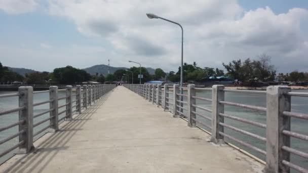 Passaggio Liscio Sul Ponte Rawai Phuket Thailandia — Video Stock