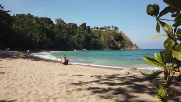 Море Скелі Секретному Пляжі Банана Біч Таїланд — стокове відео