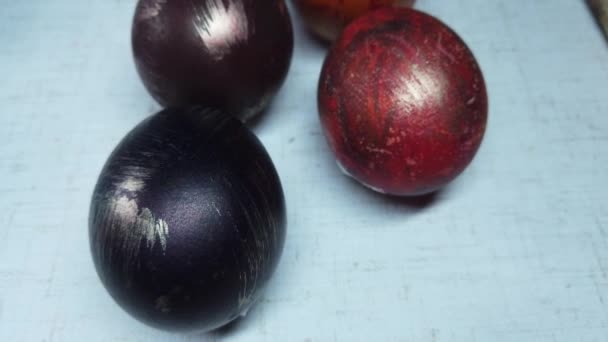 Oeufs Pâques Colorés Sur Fond Blanc — Video