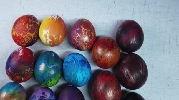 Huevos Pascua Colores Sobre Fondo Blanco — Vídeo de stock