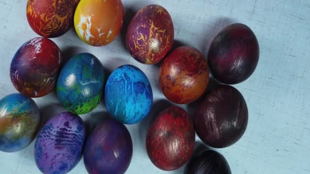 Huevos Pascua Colores Sobre Fondo Blanco — Vídeos de Stock