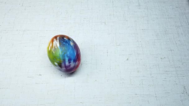 Huevos Pascua Colores Sobre Fondo Blanco — Vídeos de Stock