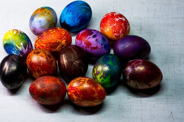 Pintado Diferentes Colores Huevos Pascua Sobre Fondo Blanco —  Fotos de Stock