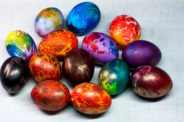 Pintado Diferentes Colores Huevos Pascua Sobre Fondo Blanco —  Fotos de Stock