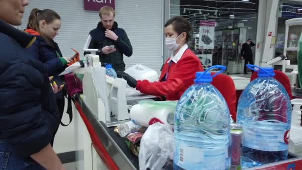 Avril 2020 Moscou Russie Chariot Alimentaire Déplace Dans Hypermarché — Video