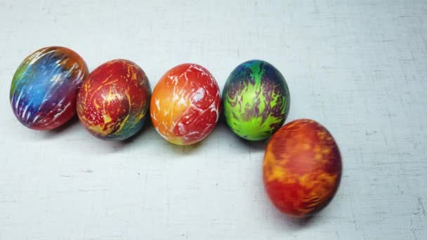 Huevos Pascua Colores Sobre Fondo Blanco — Vídeos de Stock