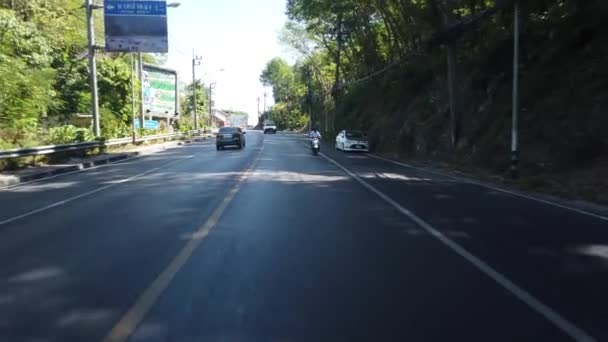 15 MARCH 2020, PHUKET, THAILAND: Phuket road in Thailand, first-person view of traffic on roads in Phuket — Stock video