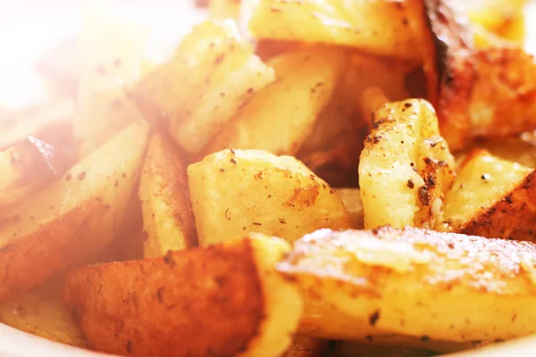 Smažené brambory se zlatou kůrkou — Stock fotografie
