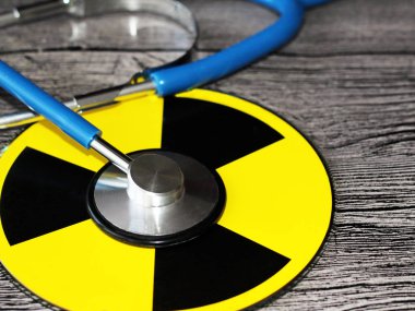 Doktor ve radyasyon tehlikesi stetoskop