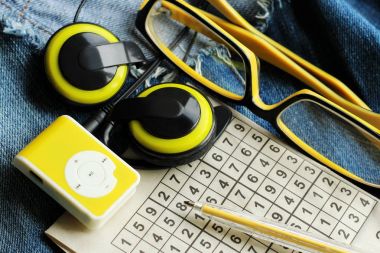 Bulmaca numaraları ve sarı kolu