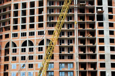 İnşaat vinci ve bina.