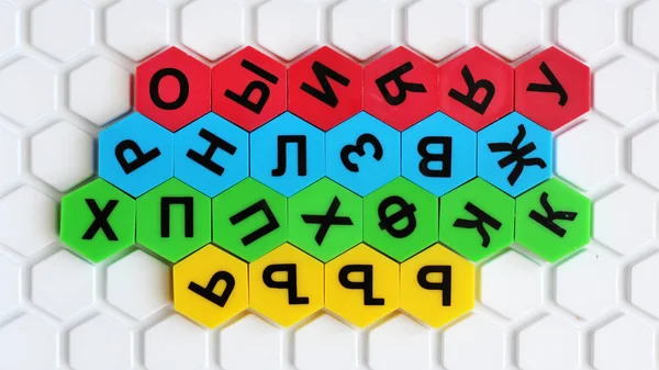 Mosaico colorido das crianças com letras russas, vista superior — Fotografia de Stock
