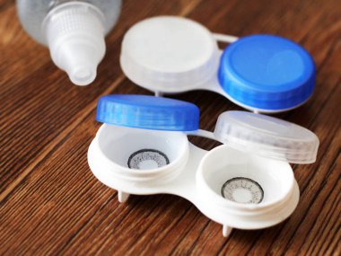 Renkli kontakt lensler, yeni vizyon düzeltme teknolojisi