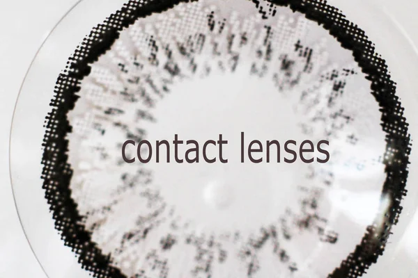 Lentes de contacto grises muy cerca — Foto de Stock