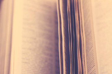 closeup birkaç sayfalık bir kitap