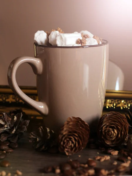 Chocolate Caliente Con Malvavisco Una Taza Tan Cerca — Foto de Stock