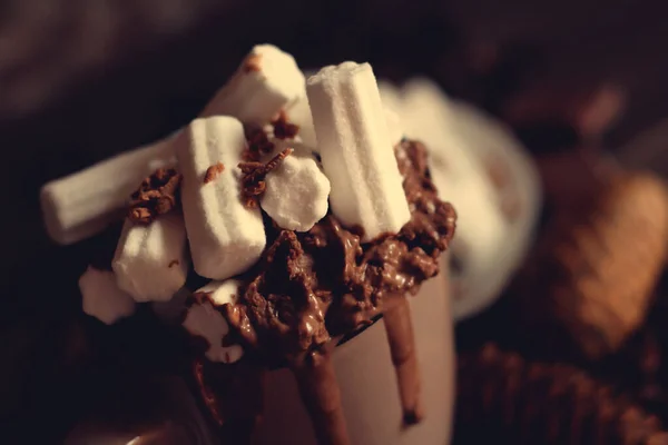 Warme Chocolademelk Met Marshmallow Een Kopje Dichtbij — Stockfoto